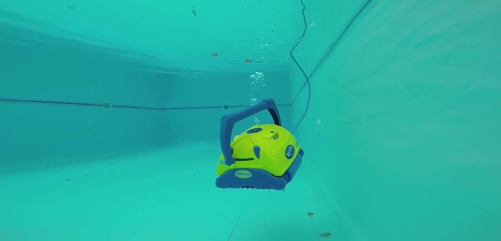 Aquabot BRAVO medenceporszívó bemutatása